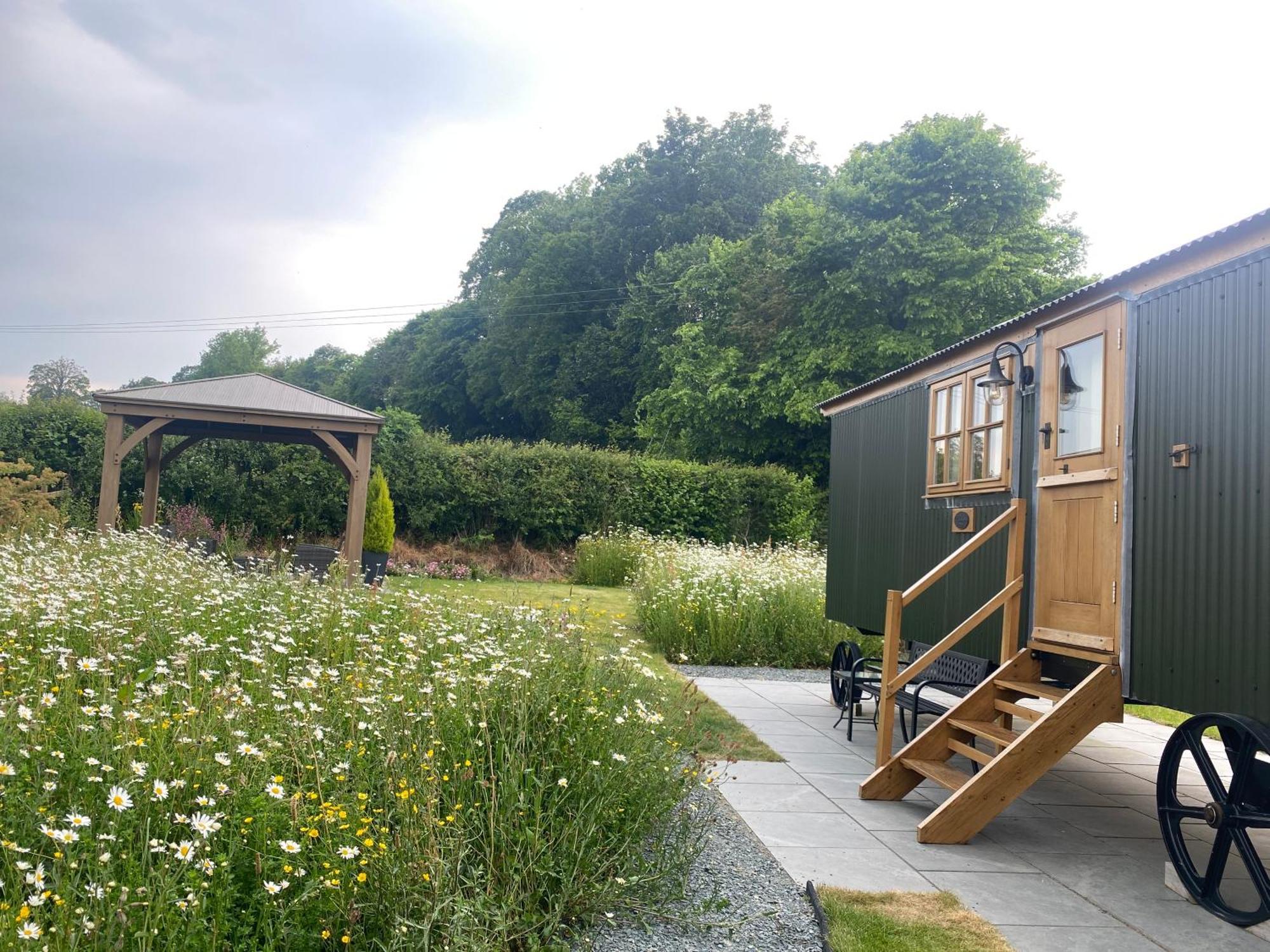 Woody'S Retreat Hotel Bolton by Bowland Kültér fotó